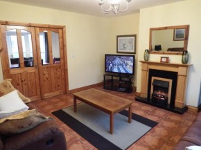 Acorn Lodge - Deluxe 3 Bedroom House in Killarney Holiday Village